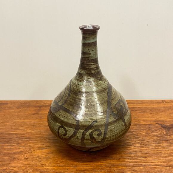 Vintage Studio Pottery Stoneware Bud Vase Swirl Design Artist Signed Pennebacker - Picture 8 of 11